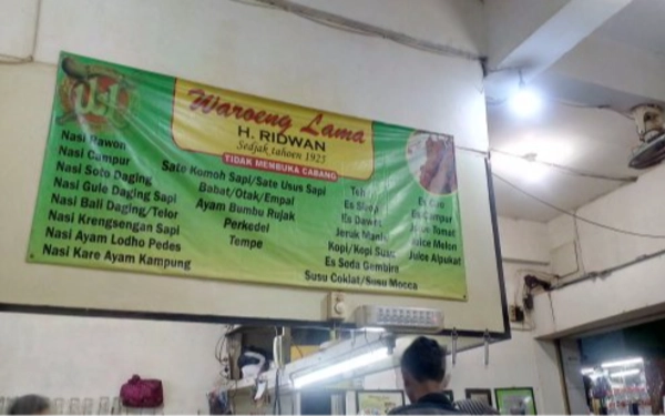 Rahasia Rasa di Tikungan: Warung H. Basirin yang Menggugah Selera